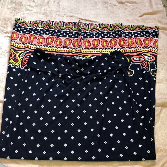 Long Designed Maxi Skirt - Picture 2 of 3